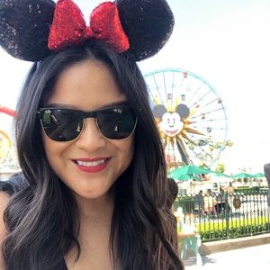 Meet your Posher, Ofelia